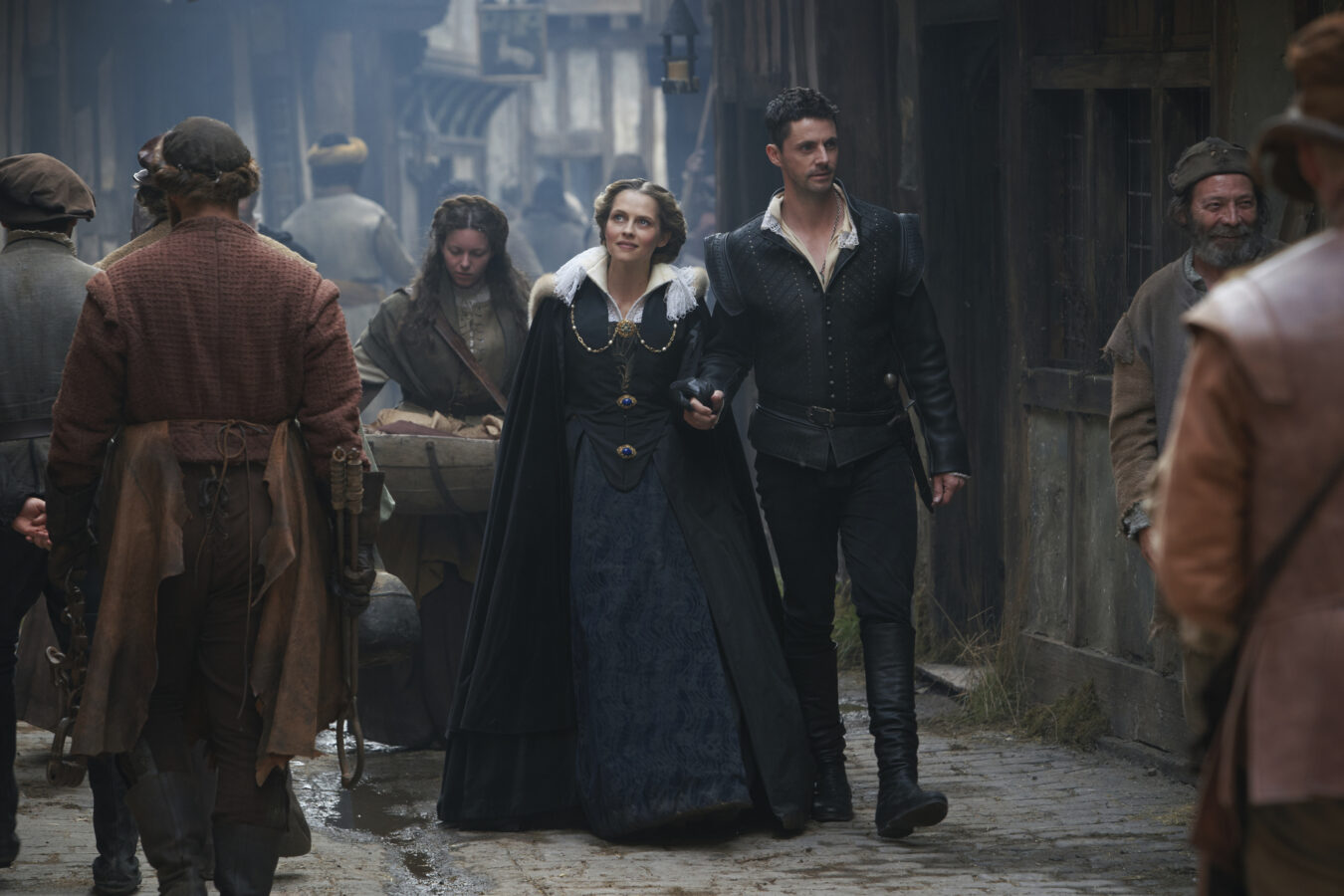 Diana and Matthew walk around Elizabethan England in A Discovery of Witches season 2 premiere episode