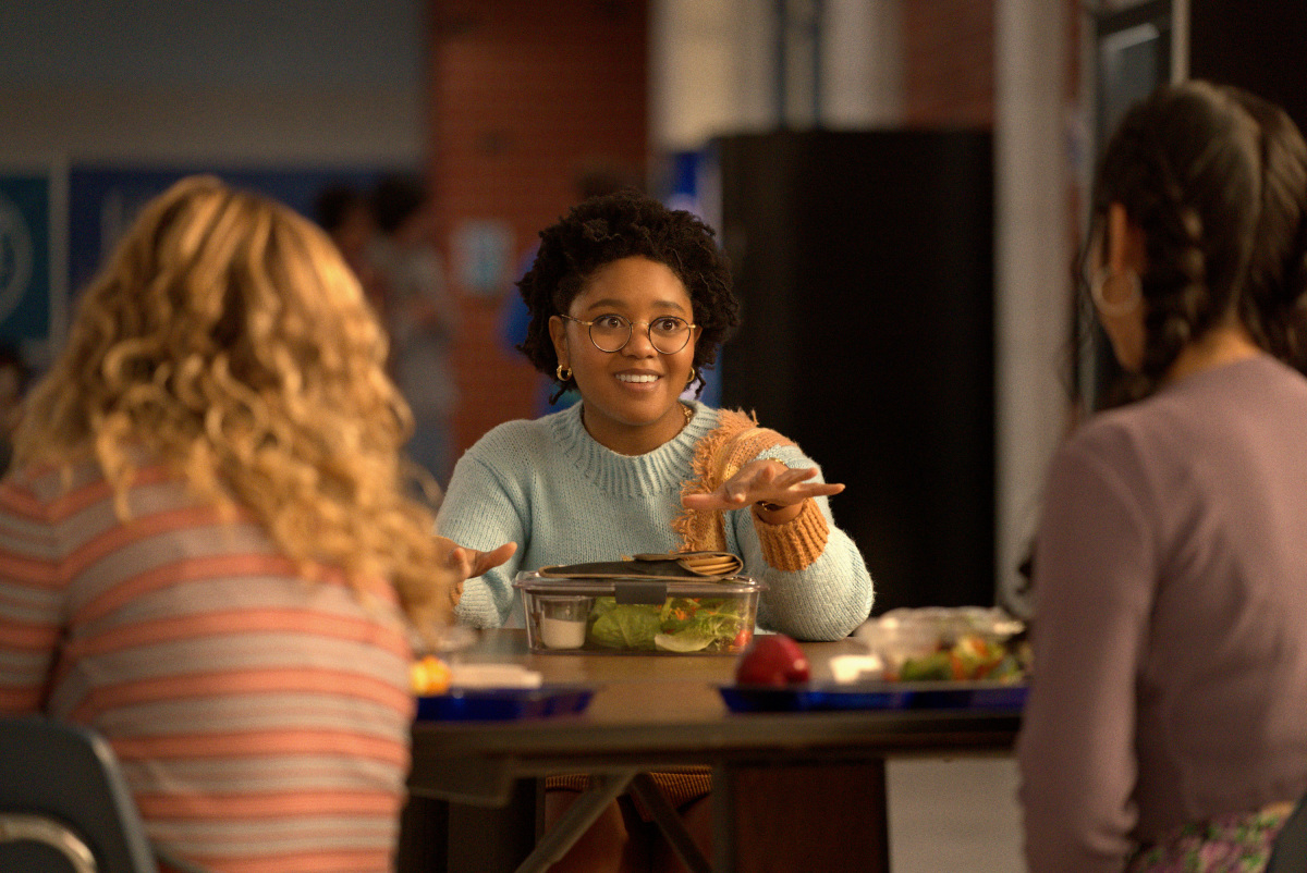 Beth in the cafeteria on Stargirl