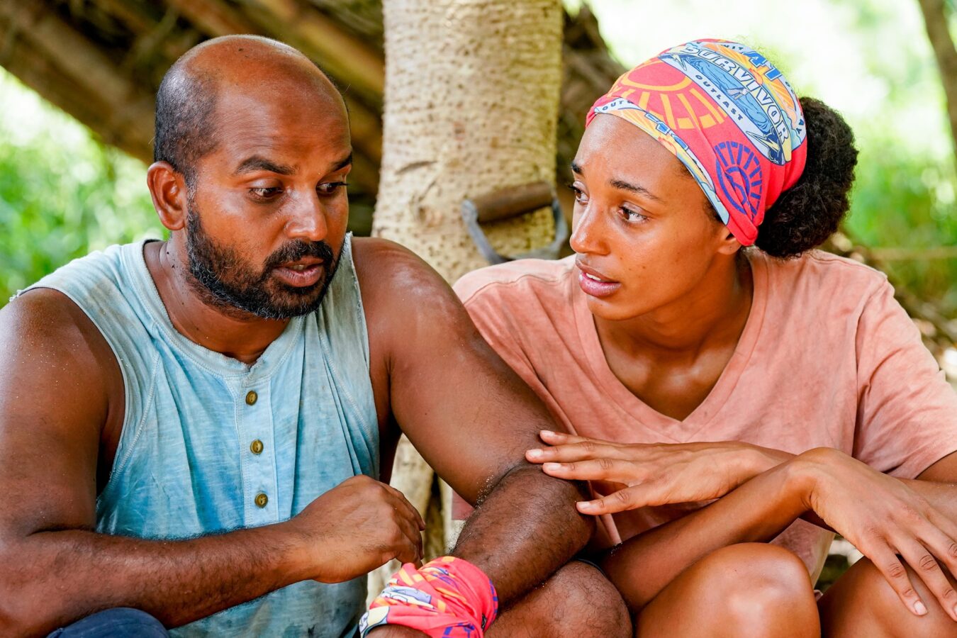 Shan comforts Naseer on Survivor 41